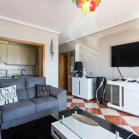 Luxury 2 Bedroom Sea View דירה בנידורם