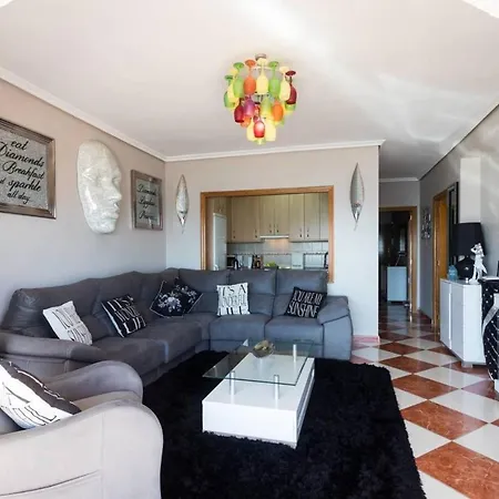 Luxury 2 Bedroom Sea View